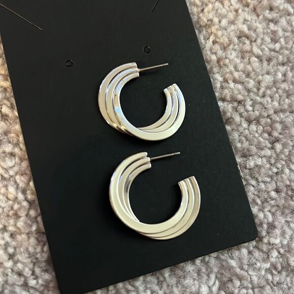 Silver multi layered hoop earrings - Picture 1 of 2